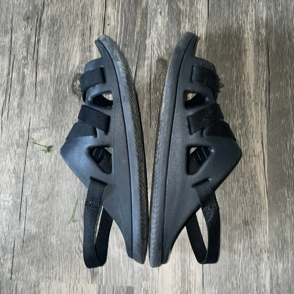 Chaco CHILLOS Sport Sandal, Black, 5 US Unisex Kids Perfect for summer.